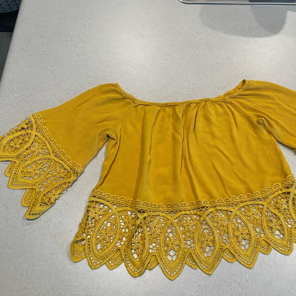Off shoulder top✨
